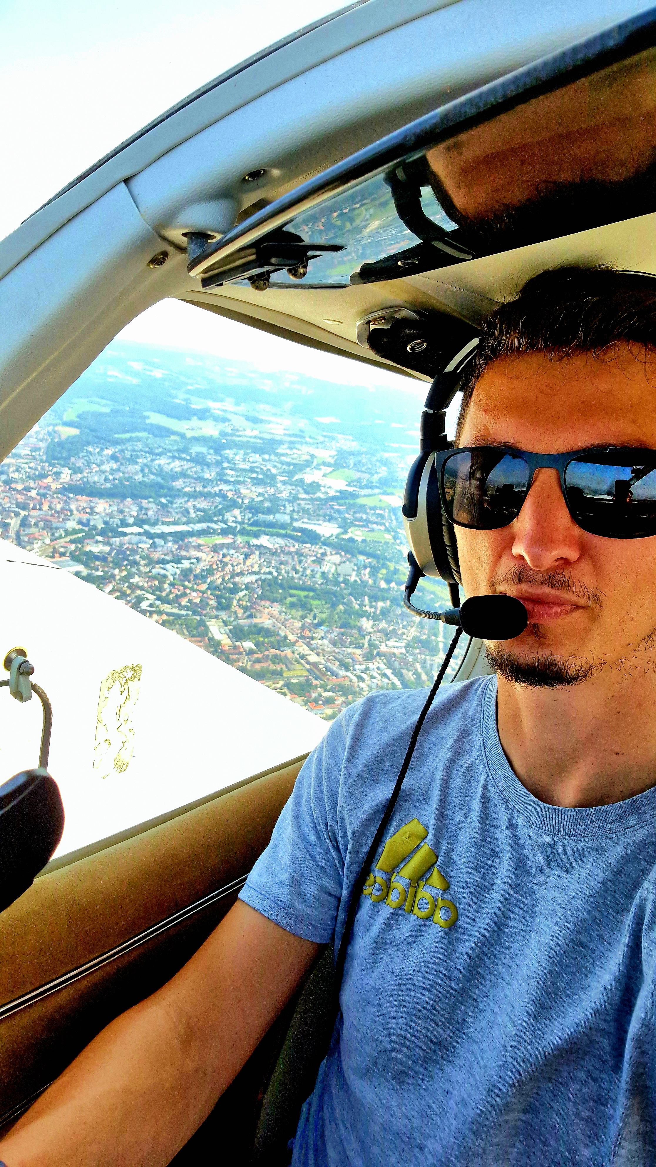 Nic - Pilot